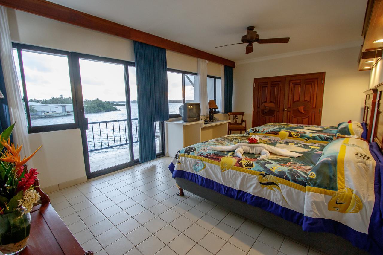קולוניה Manta Ray Bay Resort מראה חיצוני תמונה