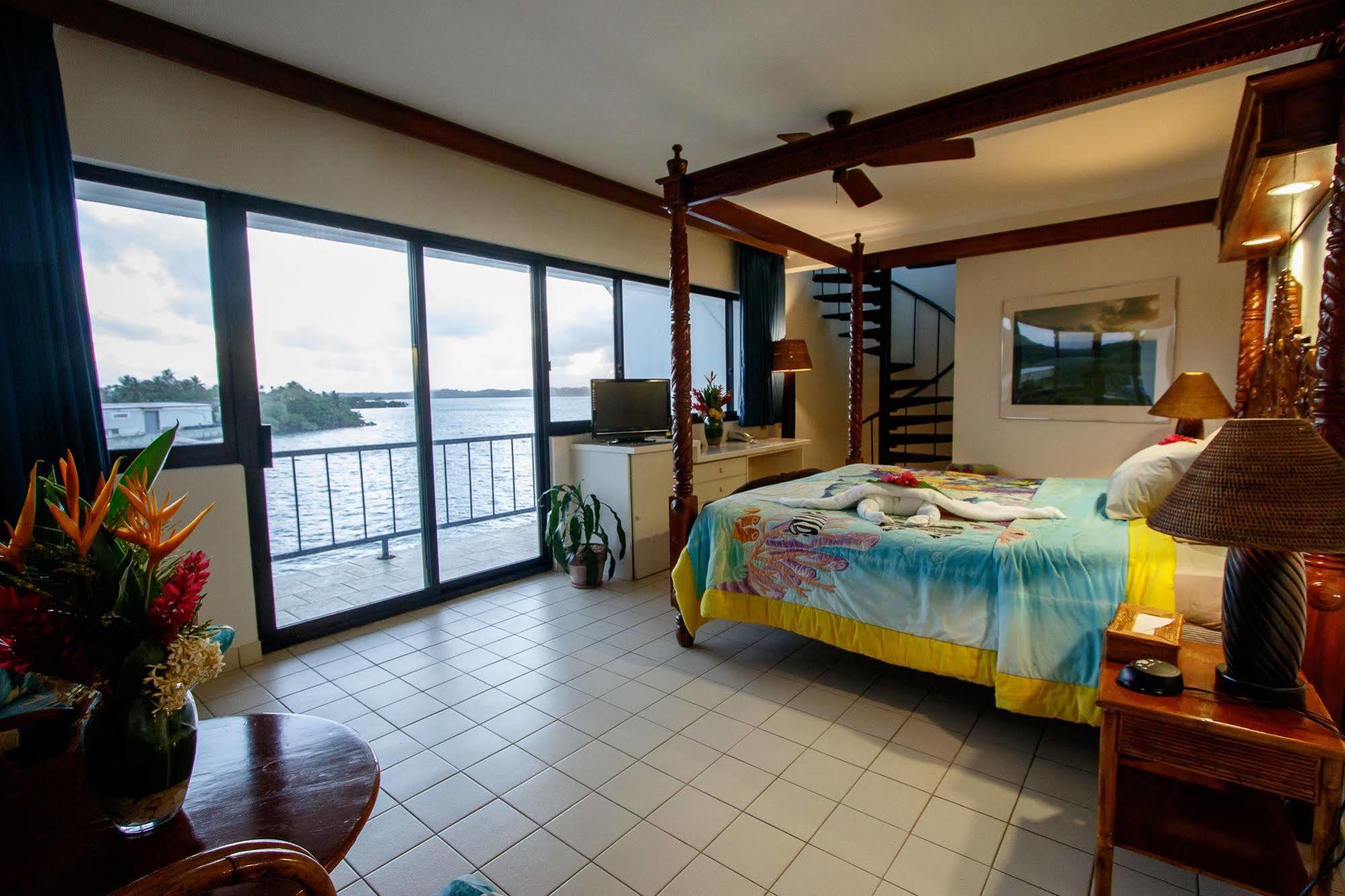 קולוניה Manta Ray Bay Resort מראה חיצוני תמונה